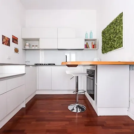 Apartment Visit Modena